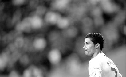 阿隆索暴怒！弗兰-加西亚一分钟两黄染红（弗兰-加西亚一分钟连吃两黄被罚下，阿隆索怒不可遏）