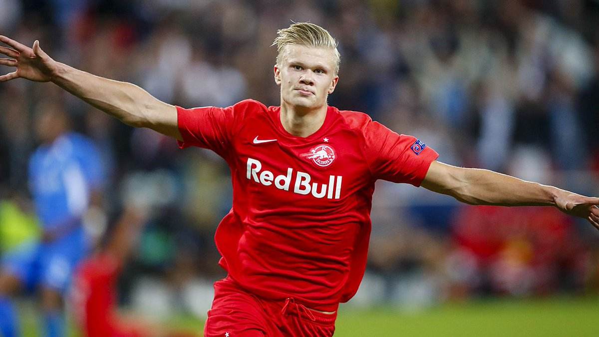 前锋头球破门，头球能力被放大关注（前锋头槌建功，制空能力成焦点）