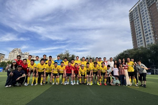 普拉蒂尼等尤文传奇与一线队见面，并参观海瑟尔惨案纪念碑（普拉蒂尼等尤文名宿与一线队会面，赴海瑟尔惨案纪念碑致敬）