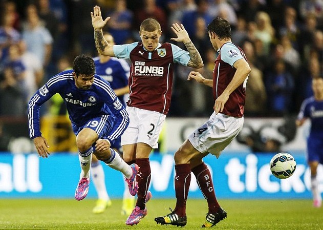 1-0，10人法甲第11掀翻法甲第7，博格巴替补登场，敦比亚一剑封喉（1-0，10人法甲第11爆冷击败第7，博格巴替补亮相，敦比亚打入制胜球）