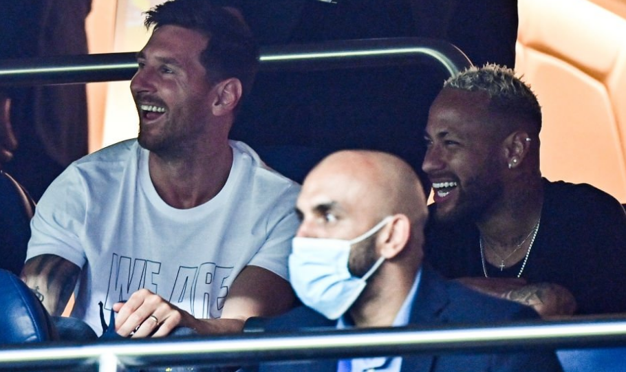 俄罗斯守门员教练：萨福诺夫没有考虑过离开大巴黎（俄门将教练：萨福诺夫从未考虑离开巴黎圣日耳曼）